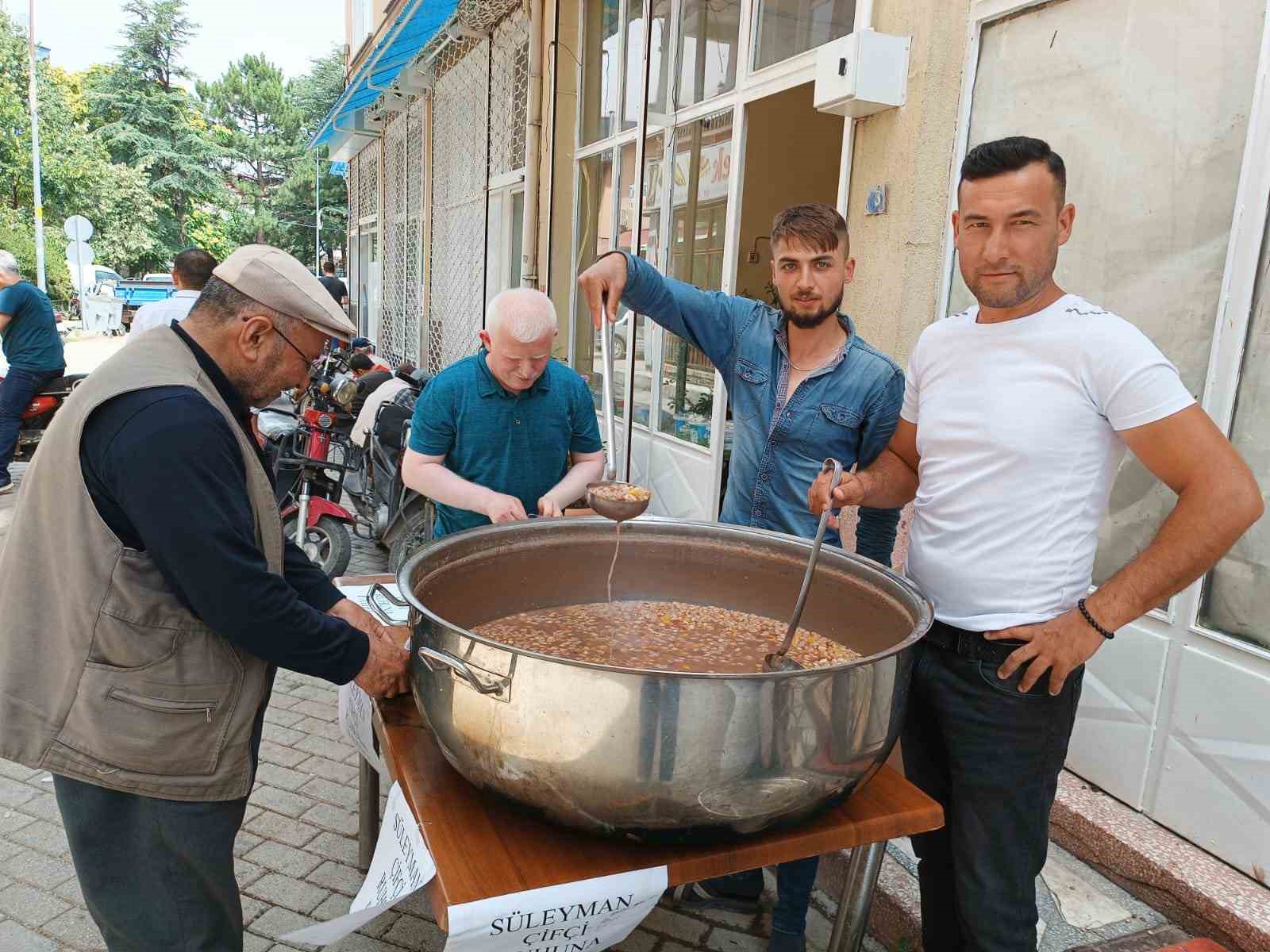 Şuhut'ta aşure hayrı