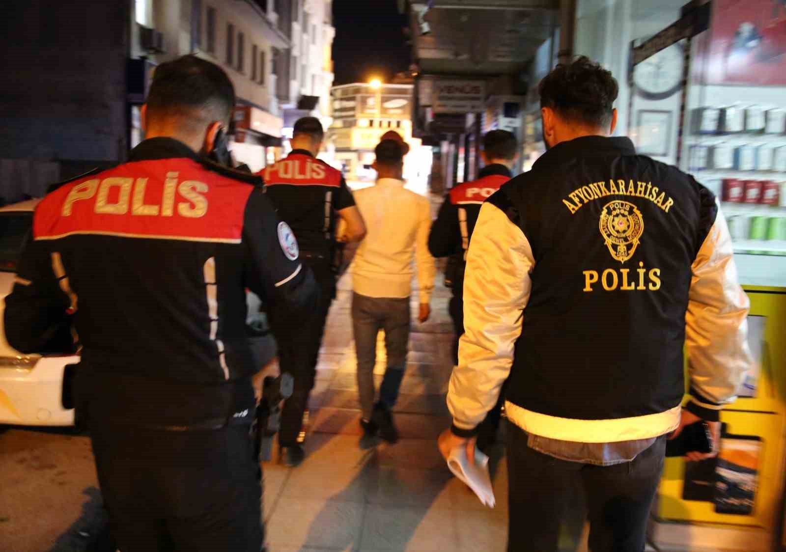 Hapis cezasıyla aranan 6 şahsı polis yakaladı