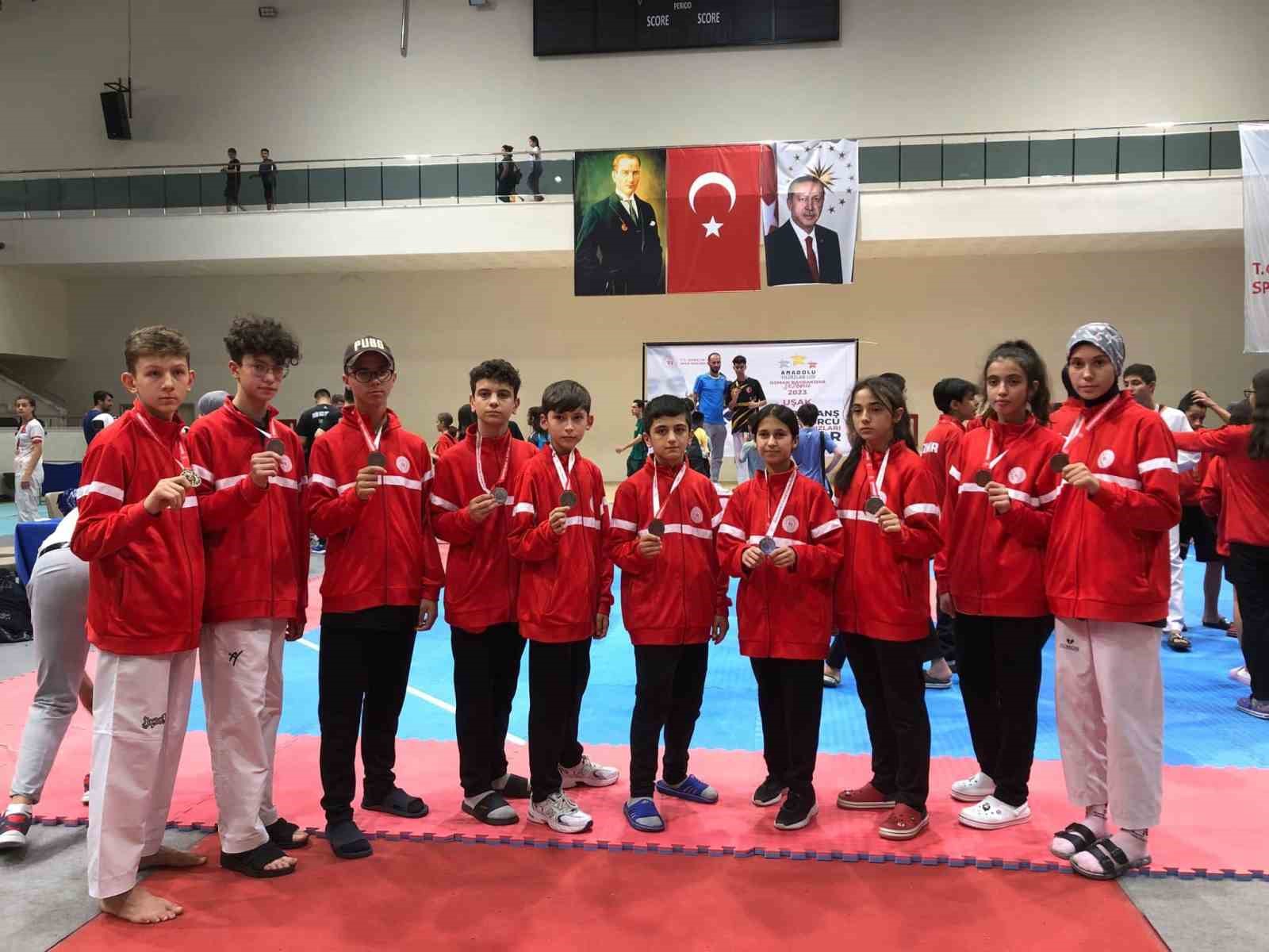 Bilecikli Taekwondo Sporcuları Büyük Başarı Elde Etti