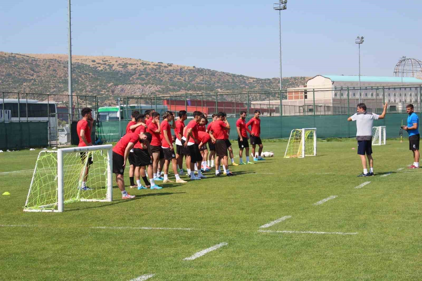 Afyonspor yeni sezon için antrenmanlara başladı