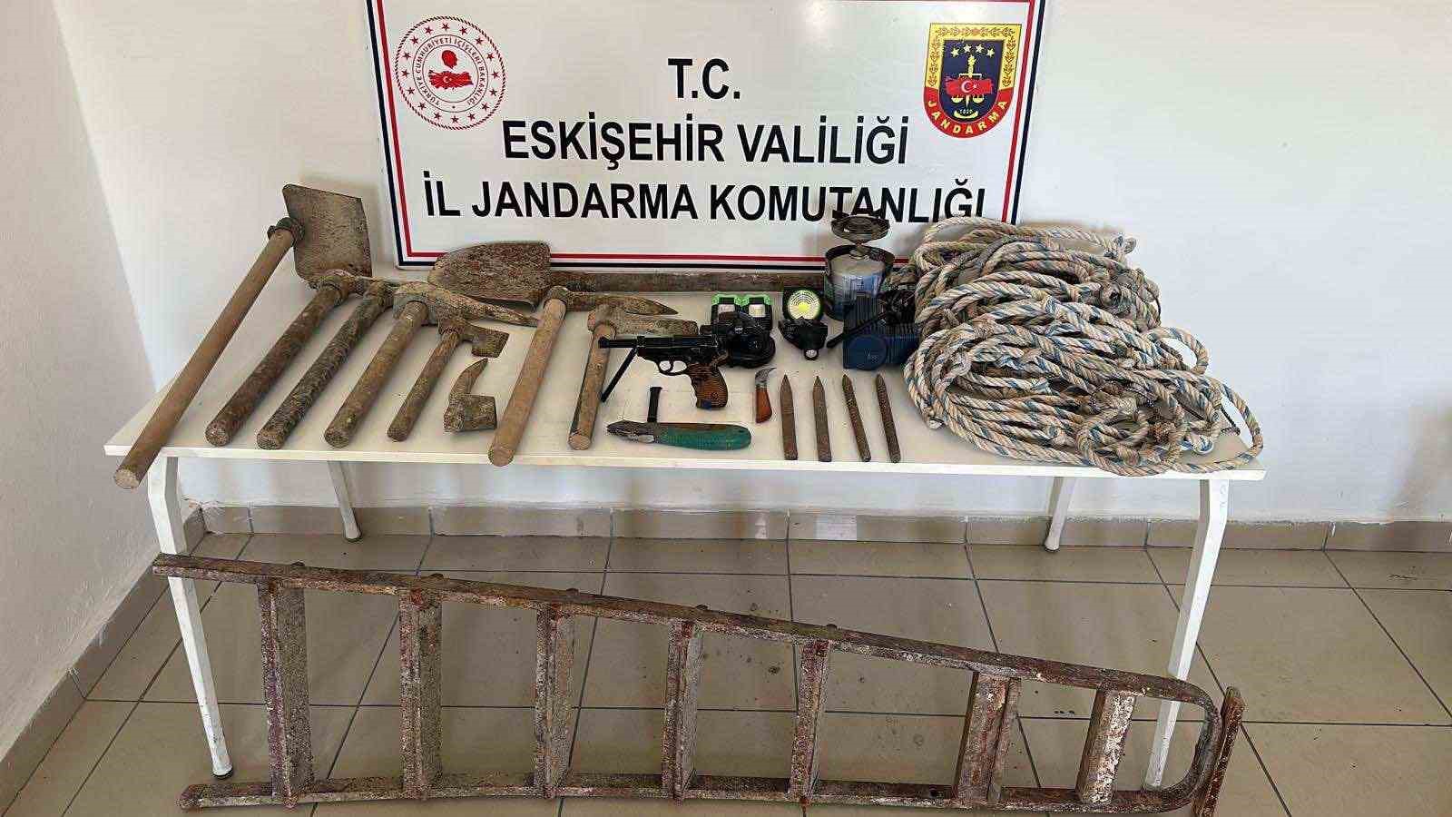 Eskişehir'de Kaçak Kazı Yapan 1 Kişi Suçüstü Yakalandı