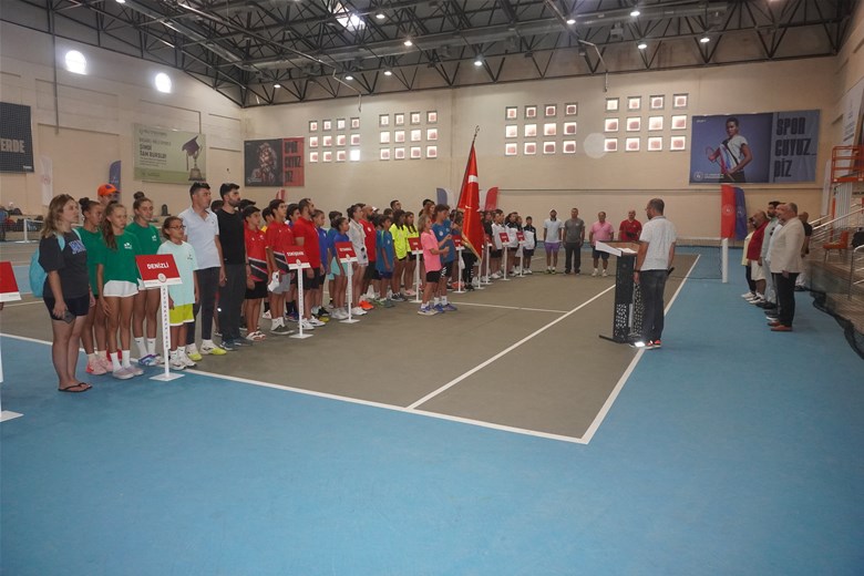 Anadolu Yıldızlar Ligi Tenis Çeyrek Finali Başladı.