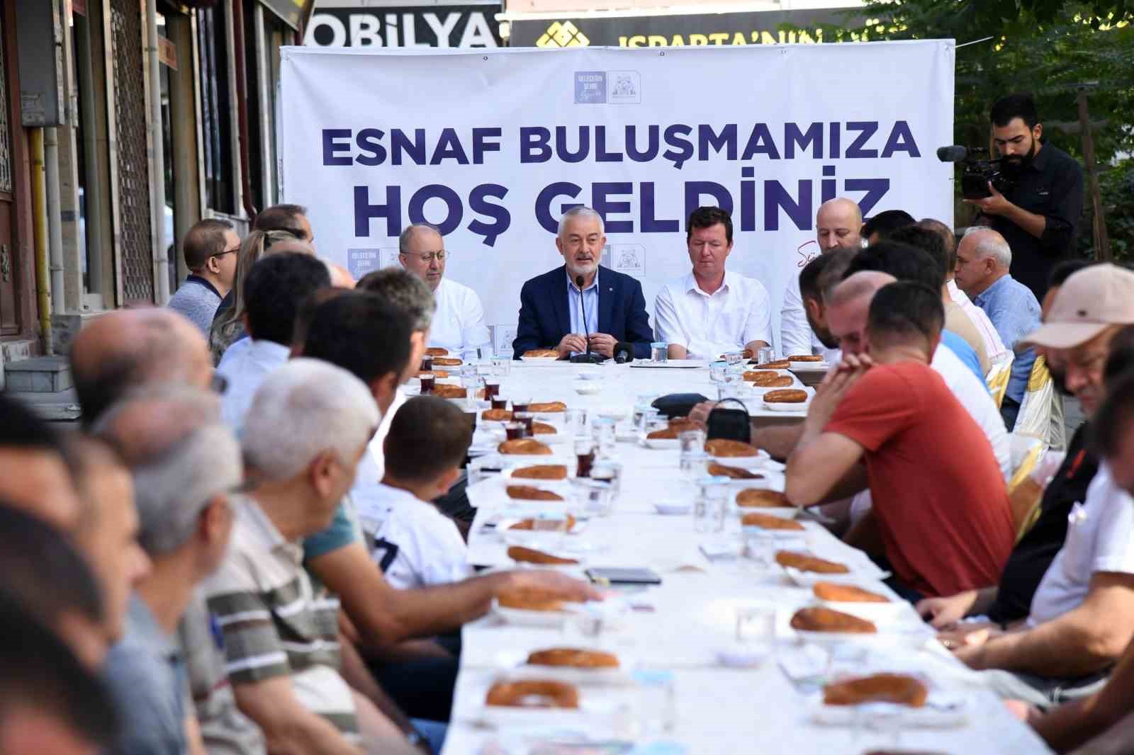 Isparta Belediye Başkanı, Yayla Mahallesi esnafına destek verdi.