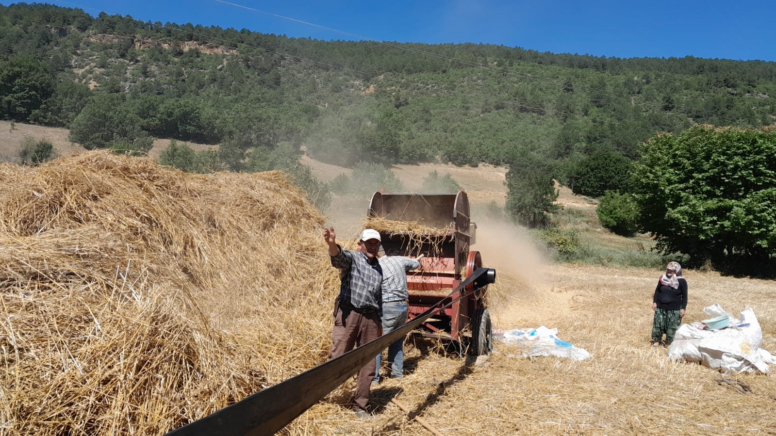 Tavşanlı Köyünde Yağışlar Harmana Engel Olmadı