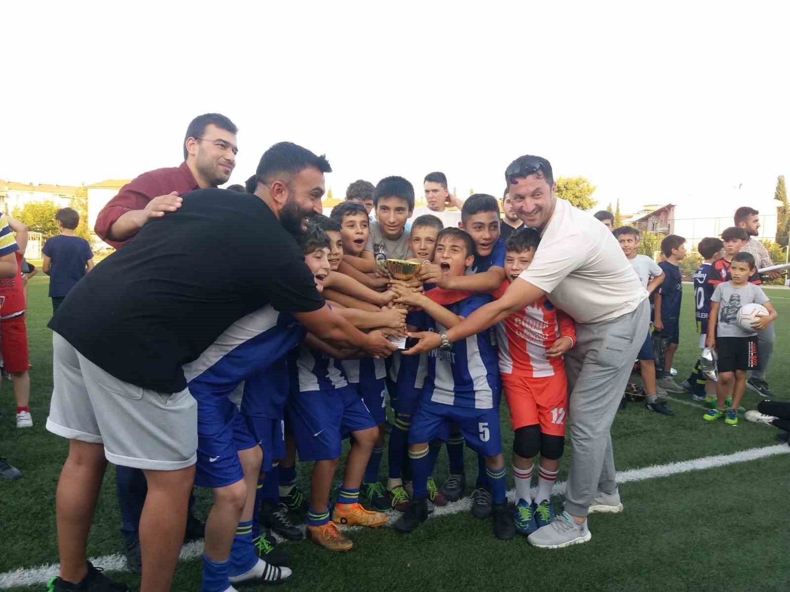 Gediz'de Yaz Kur'an Kursları arası futbol turnuvası sona erdi