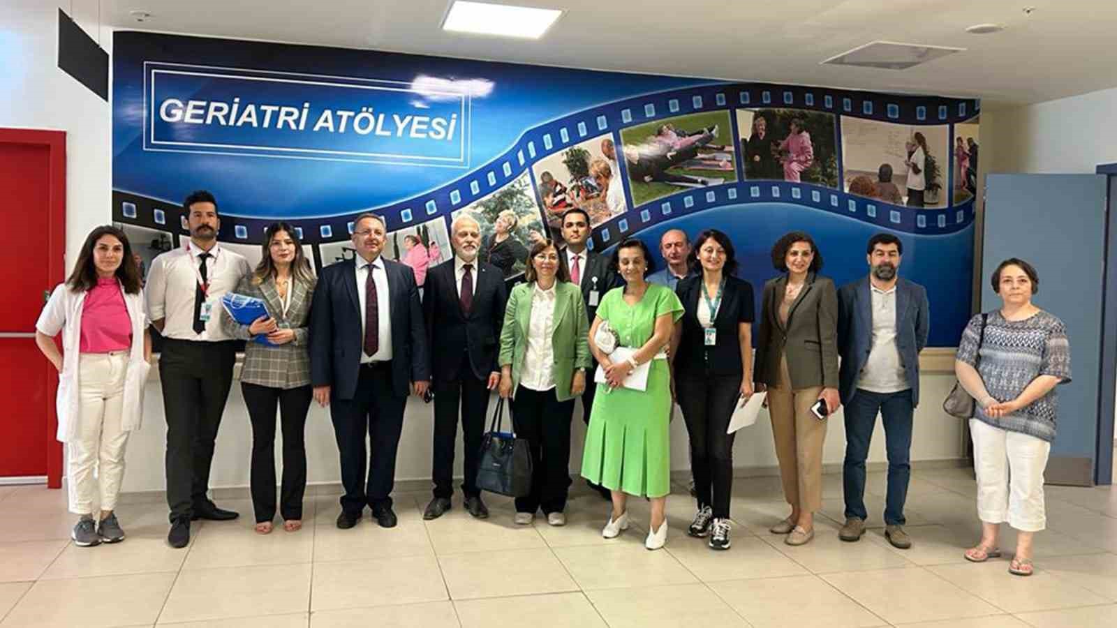 Sağlık Bakanı'nın talimatıyla Eskişehir Şehir Hastanesi'nde faaliyete geçen Sağlıklı Yaş Alma Merkezi, 507 hastaya hizmet verdi.