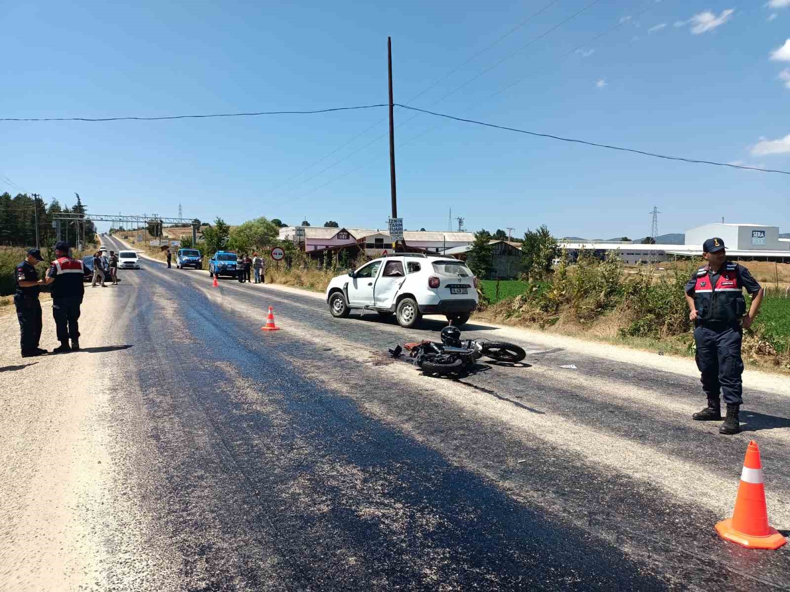 Bilecik'te otomobil ile motosiklet çarpıştı, 1 yaralı!