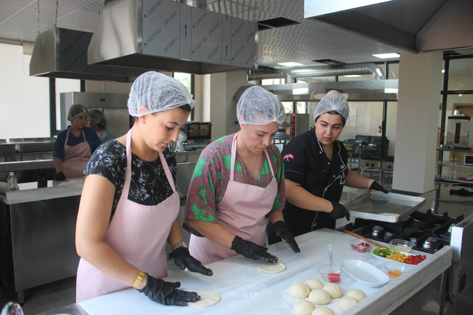 Emirdağ Belediyesi, mutfak atölyesini açtı.