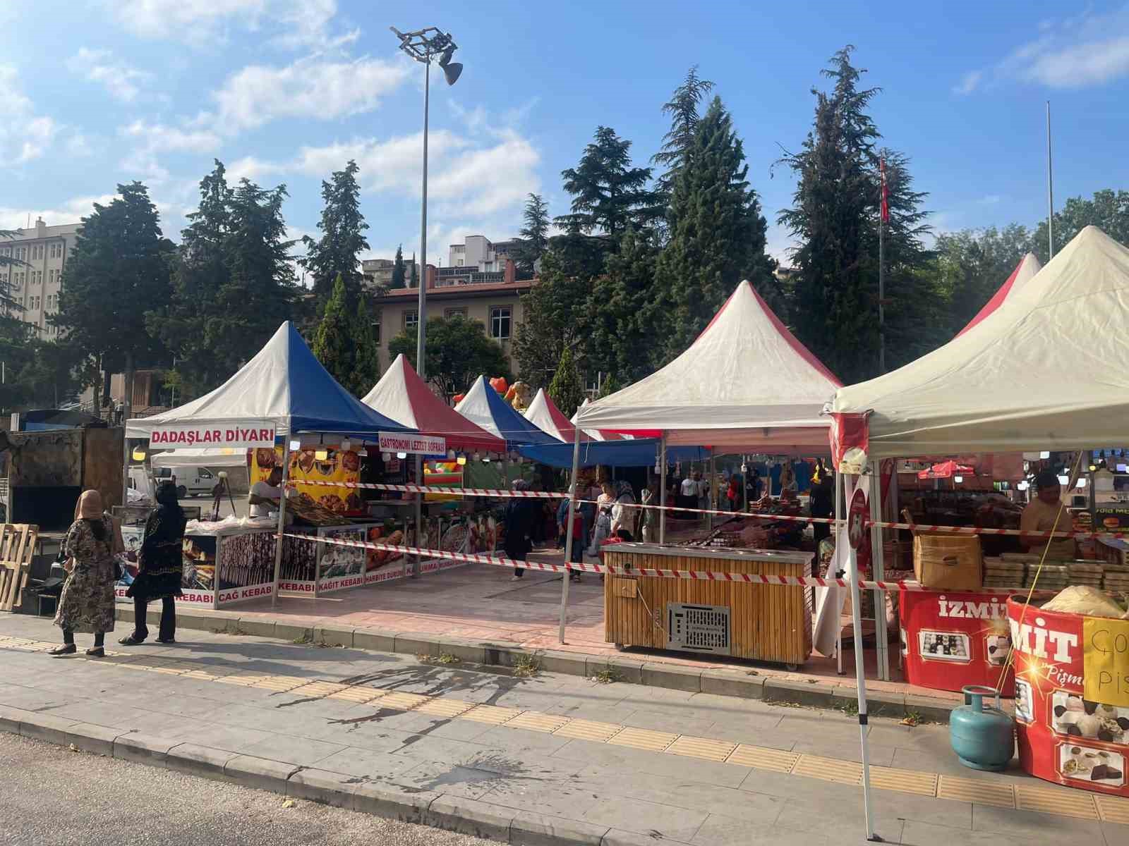 Bilecik Belediyesi Yöresel Ürünler Panayırı Eleştirisi