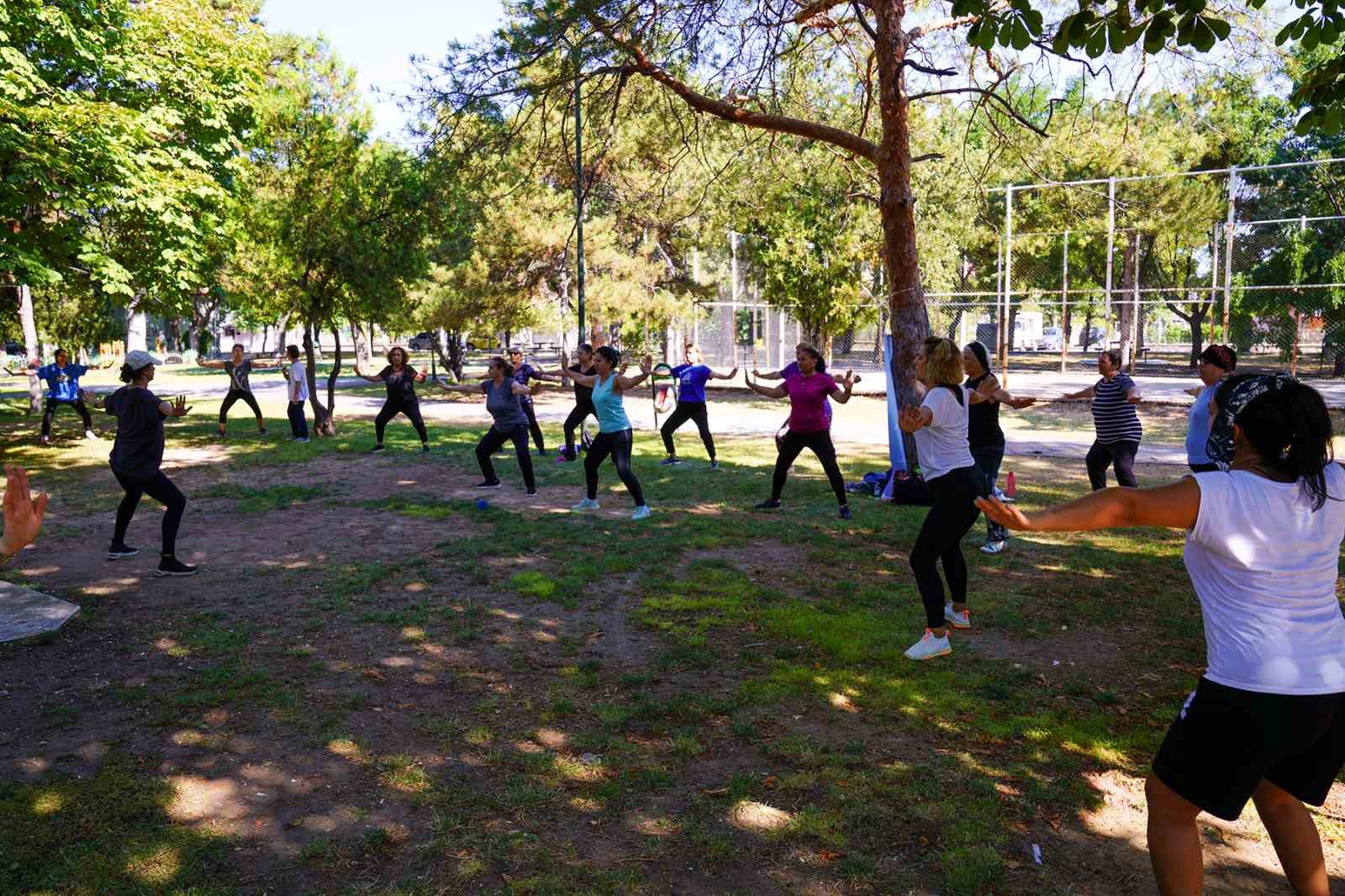 Tepebaşı Belediyesi Eskişehirlileri açık havada sporla buluşturuyor