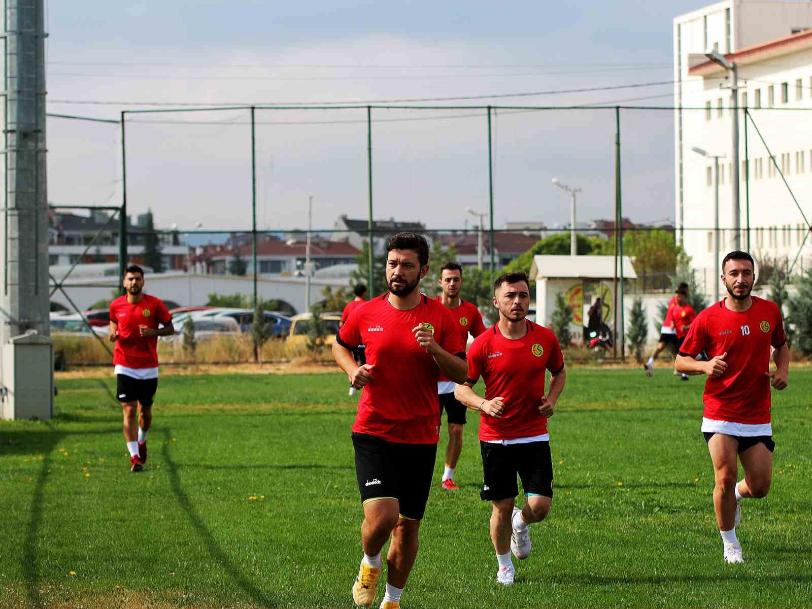 Eskişehirspor, yeni sezon hazırlıklarına başladı.