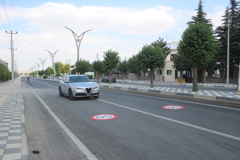 Emirdağ Belediyesi Yol İşaretlemelerini Yeniliyor