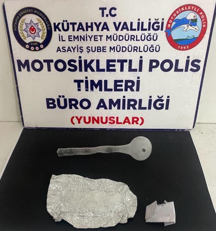 Kütahya'da illegal motosiklette uyuşturucu ele geçirildi.