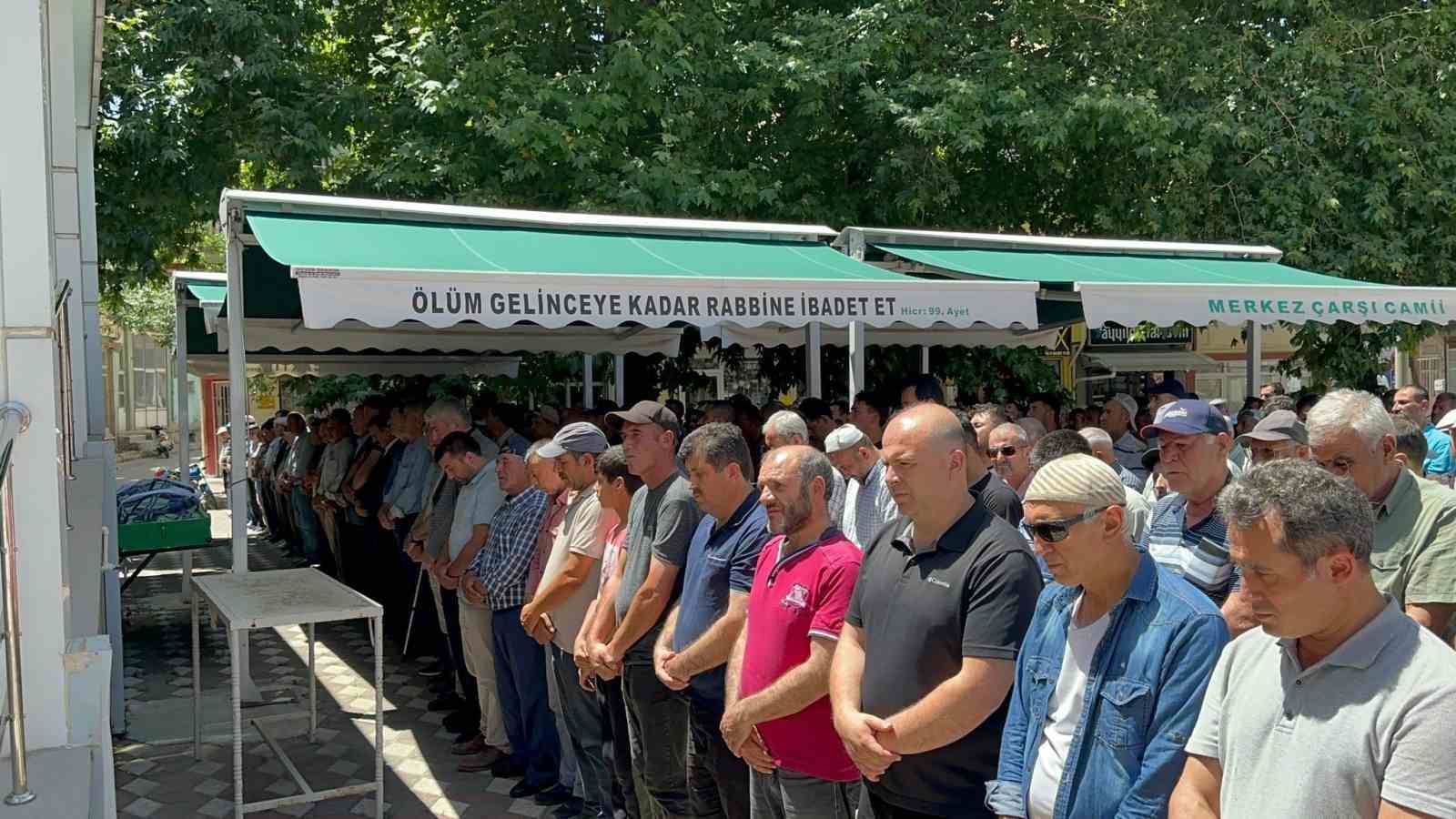 Afyonkarahisar'da servis kazaları: 8 ölü, 49 yaralı