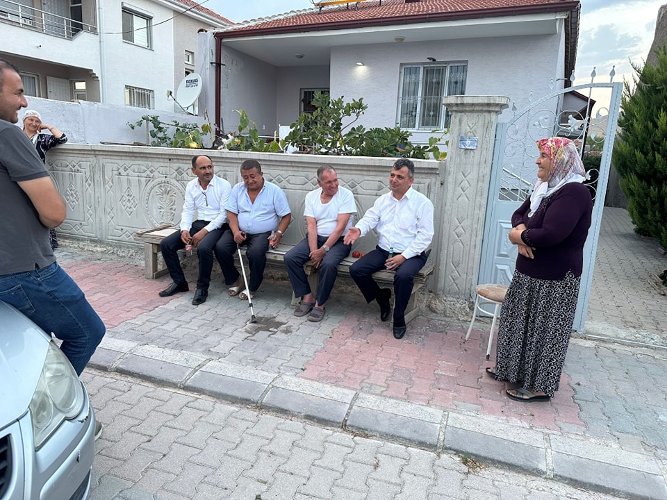 Belediye Başkanı Mahalle Sakinlerini Dinledi