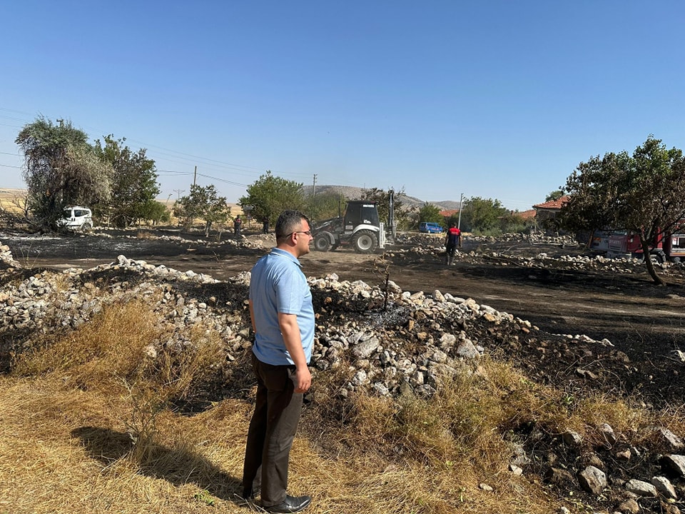 Bağlıca Köyü'nde Çıkan Anız Yangını Kontrol Altına Alındı