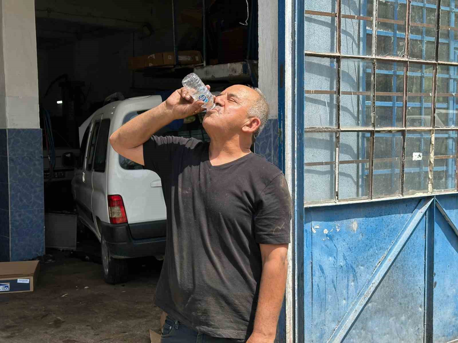 Eskişehir'deki Sanayi Esnafı Sıcak Havada Mücadele Ediyor