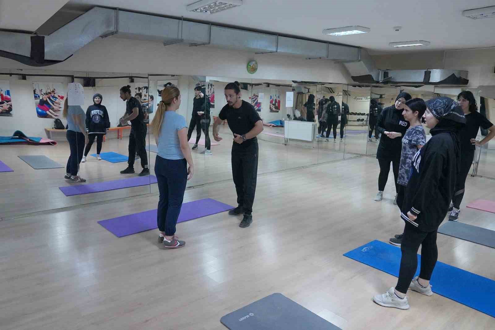 Tepebaşı Belediyesi Gençlik Merkezleri'nden kadınlara Wing Tsun dersleri