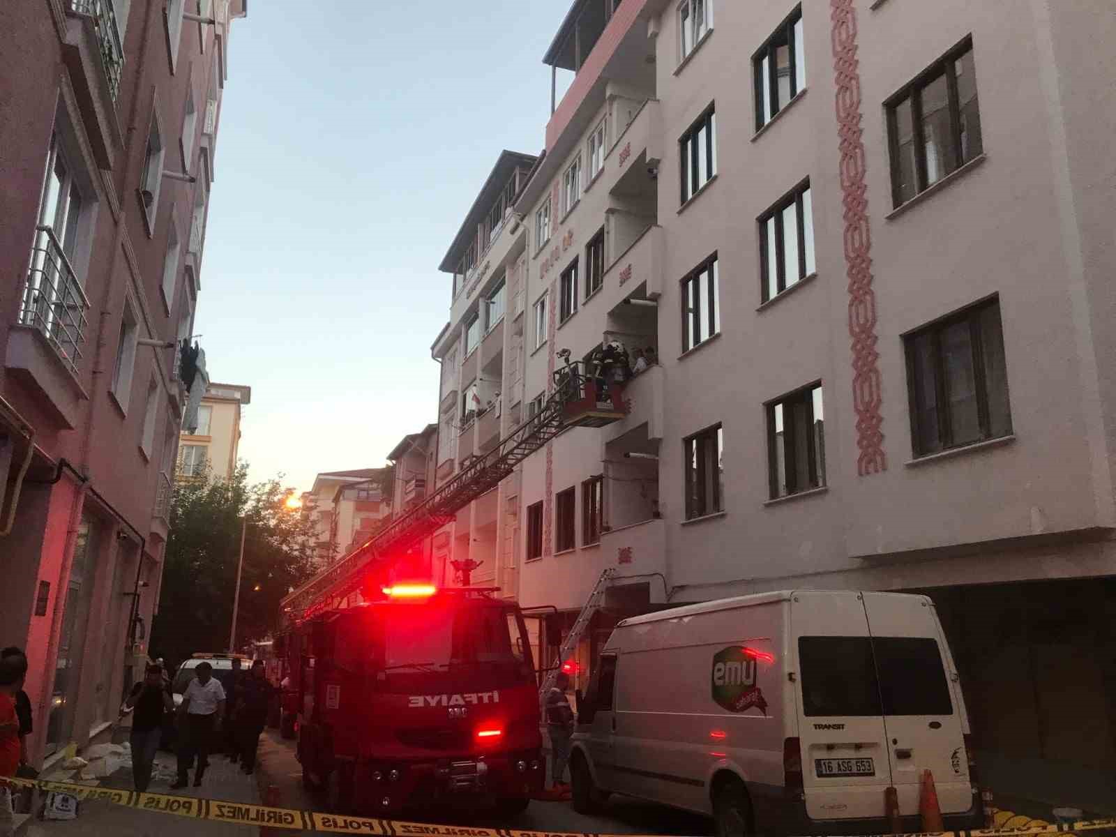 Bilecik'te Apartman Girişinde Yangın Paniği