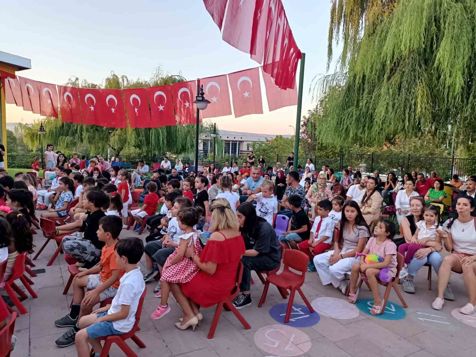 Eskişehir Valide Malhatun Anaokulu'ndan 30 Ağustos Zafer Bayramı Coşkusu