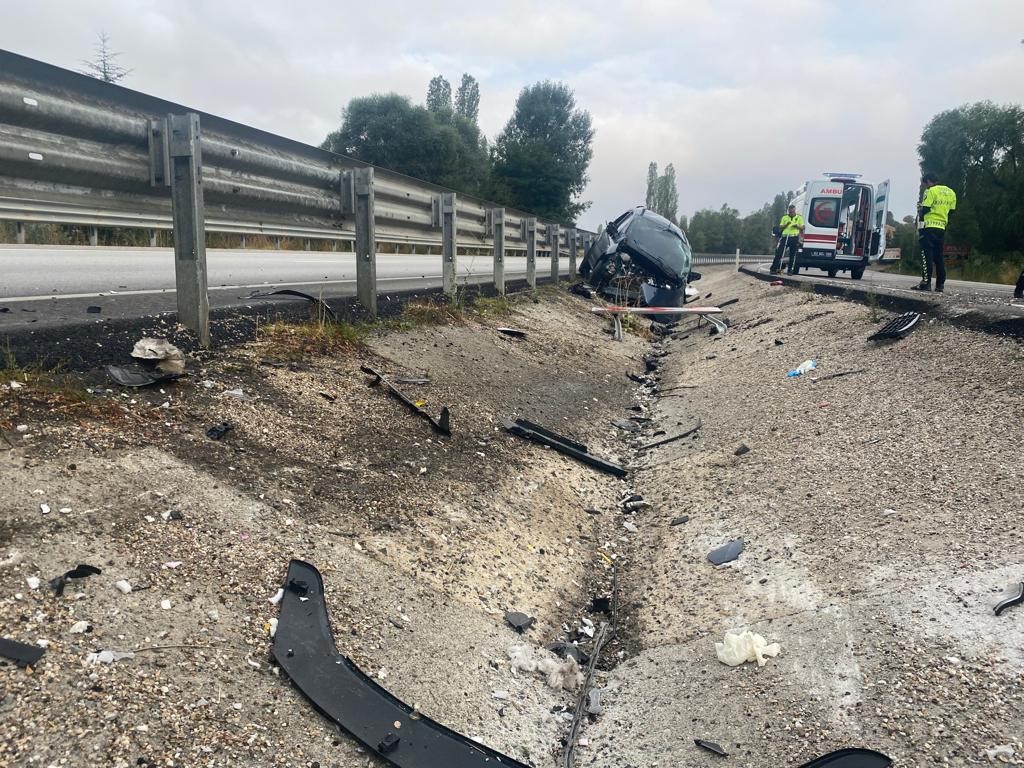 Afyonkarahisar'da trafik kazası: Genç adam öldü.