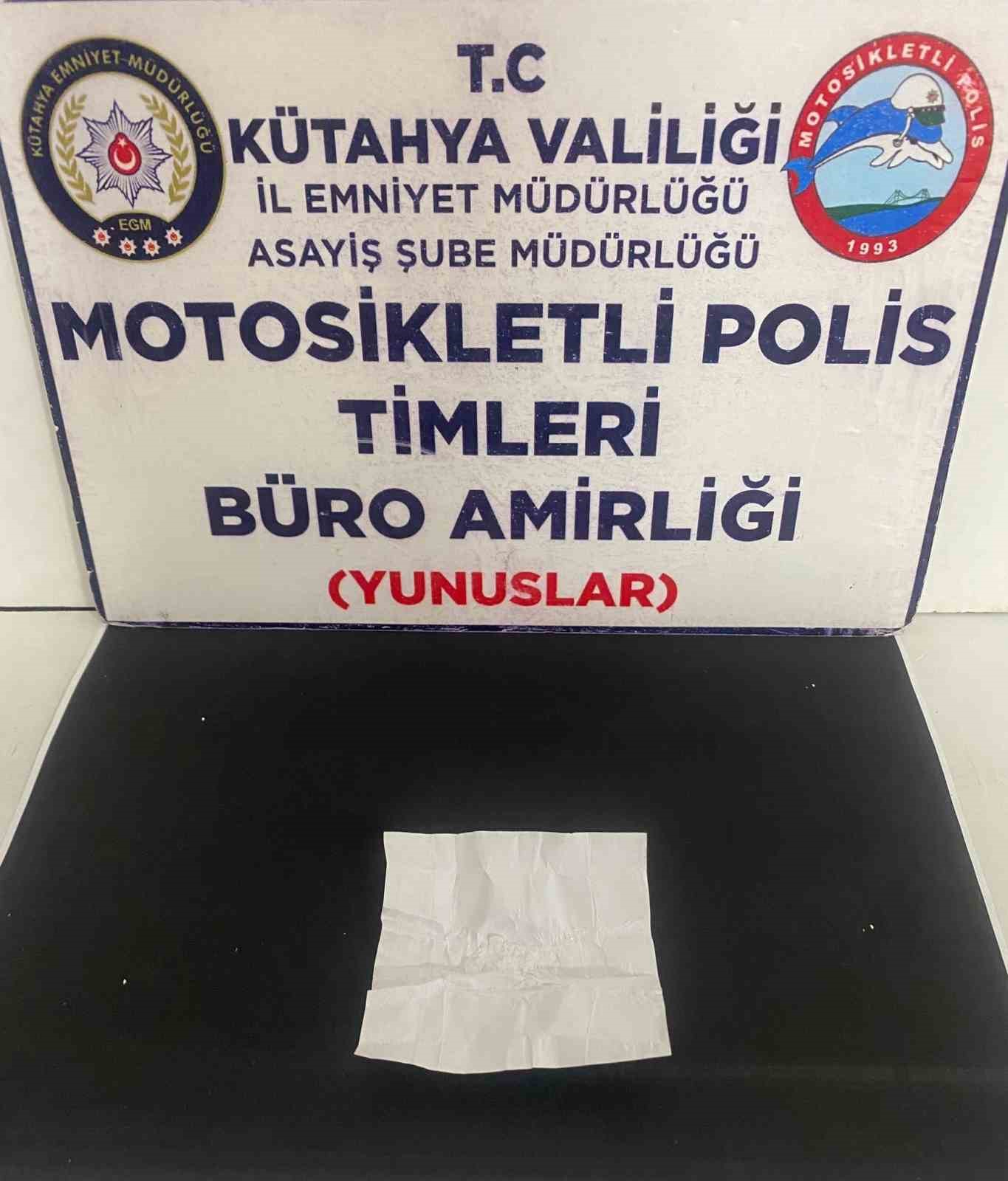 Kütahya'da Motosikletli Polislerden Uyuşturucu Operasyonu