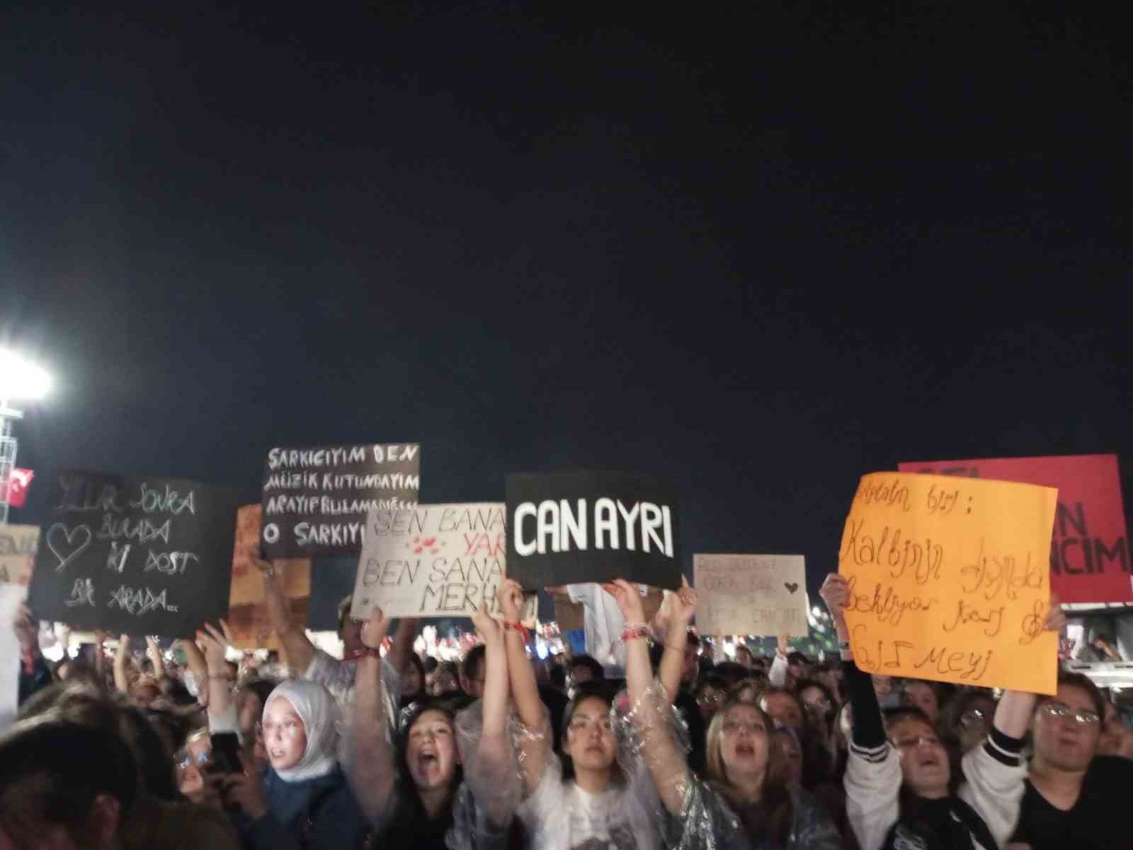 Motofest, Öykü Gürman ve Emir Can İğrek konserleriyle sona erdi.