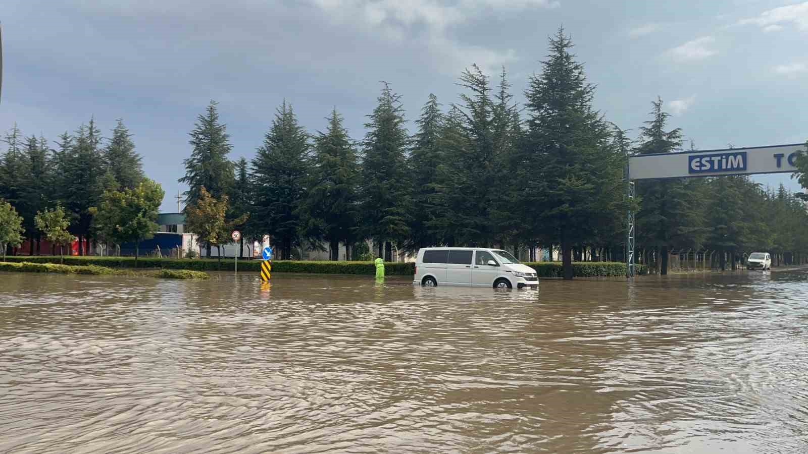 ESKİ: Eskişehir'deki su baskınları sanayi sitelerinin alt yapı sorunundan kaynaklanıyor