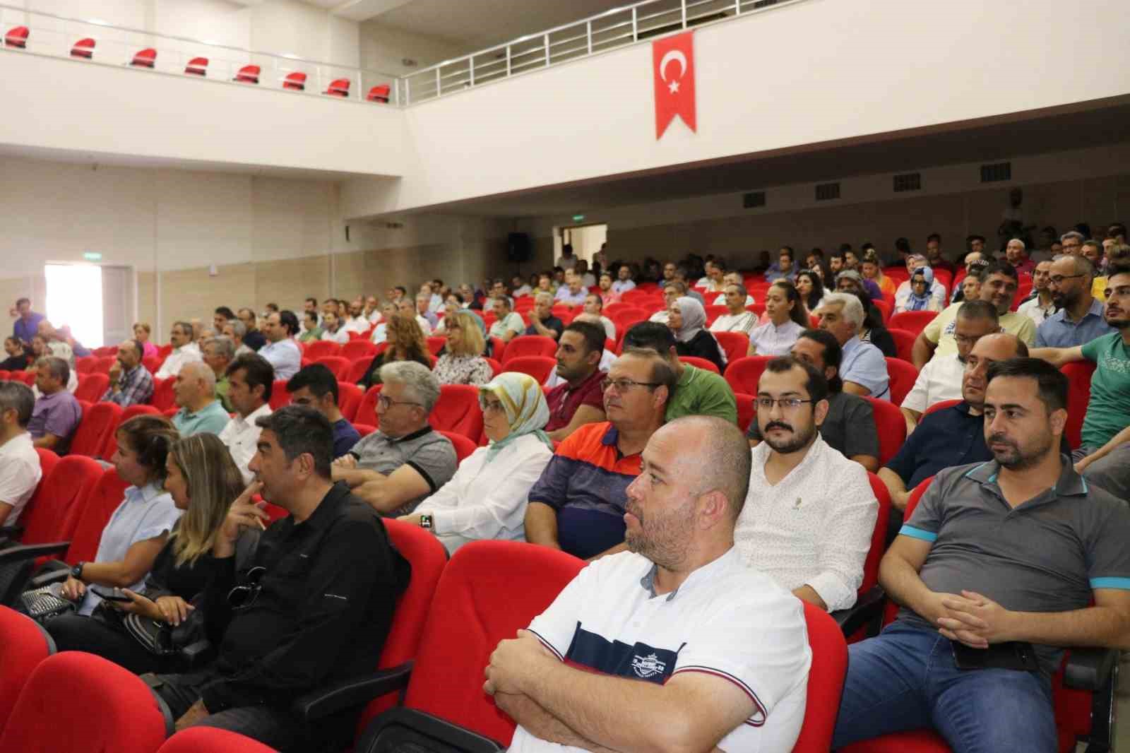 Öğretmenlere yönelik Afyonkarahisar İl Milli Eğitim Müdürlüğü semineri düzenlendi.