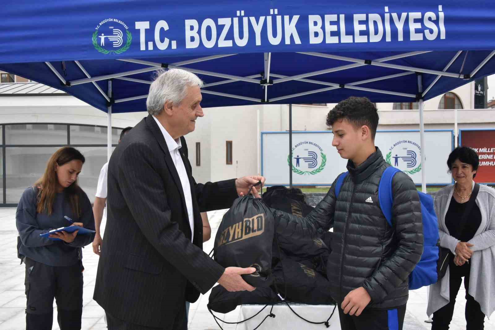 Bozüyük Belediyesi Gençlik Doğa Kampına Katılan Öğrenciler Uğurlandı.