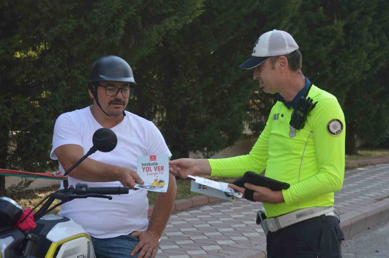 Tavşanlı Emniyet Müdürlüğü'nden Kask Uyarısı