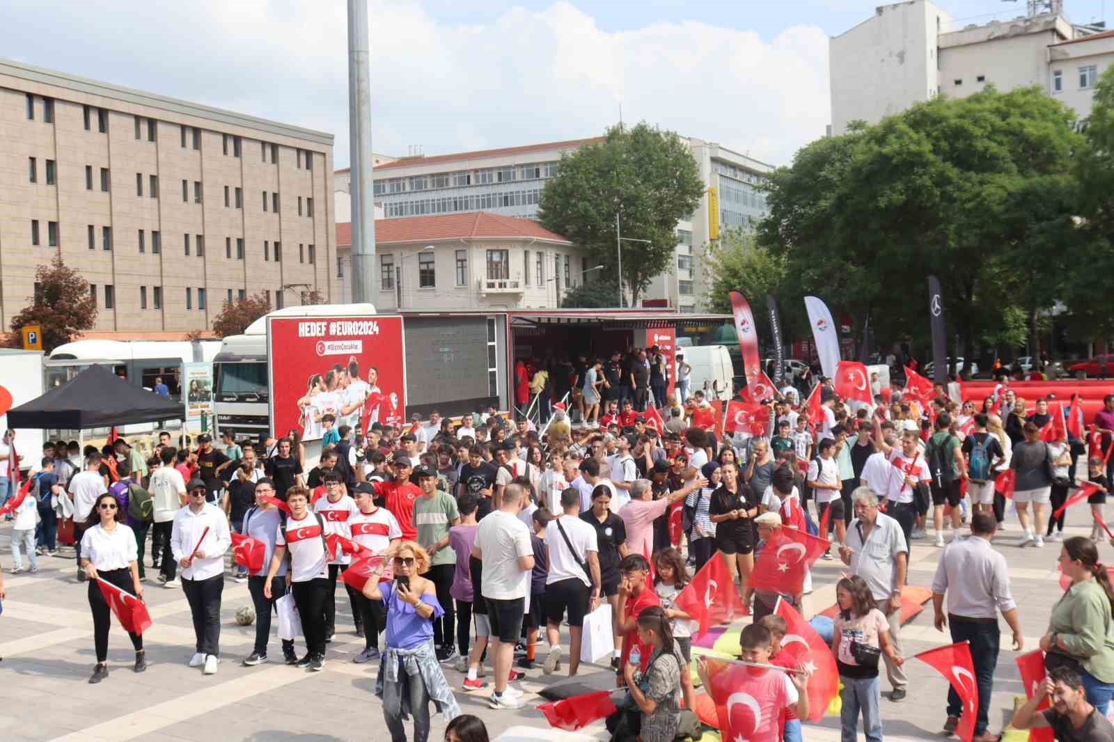 Eskişehir'de Milli Maç Öncesi Coşkulu Etkinlik