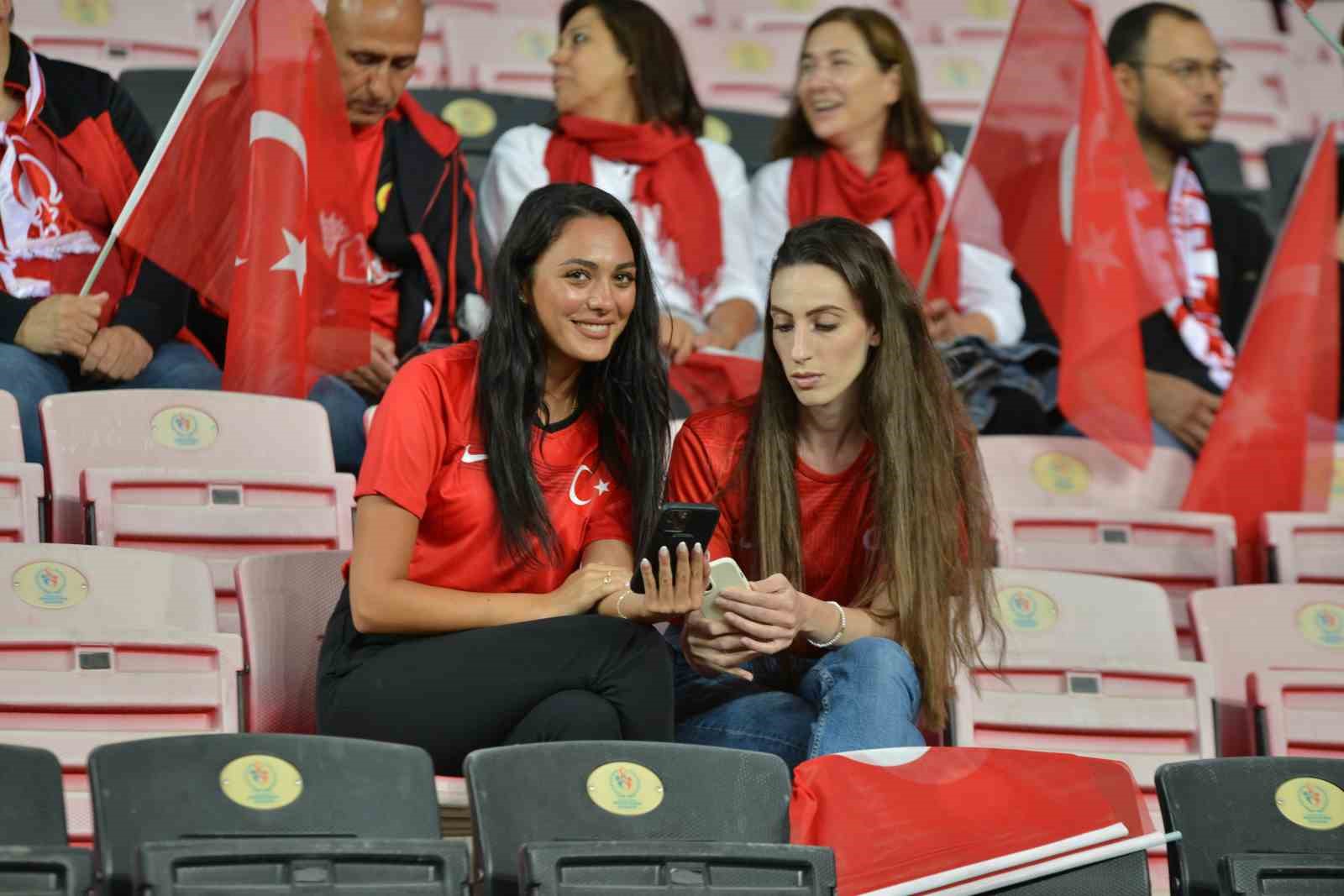 A Milli Futbol Takımı Eskişehir'de Ermenistan'a karşı 0-0 berabere kaldı.