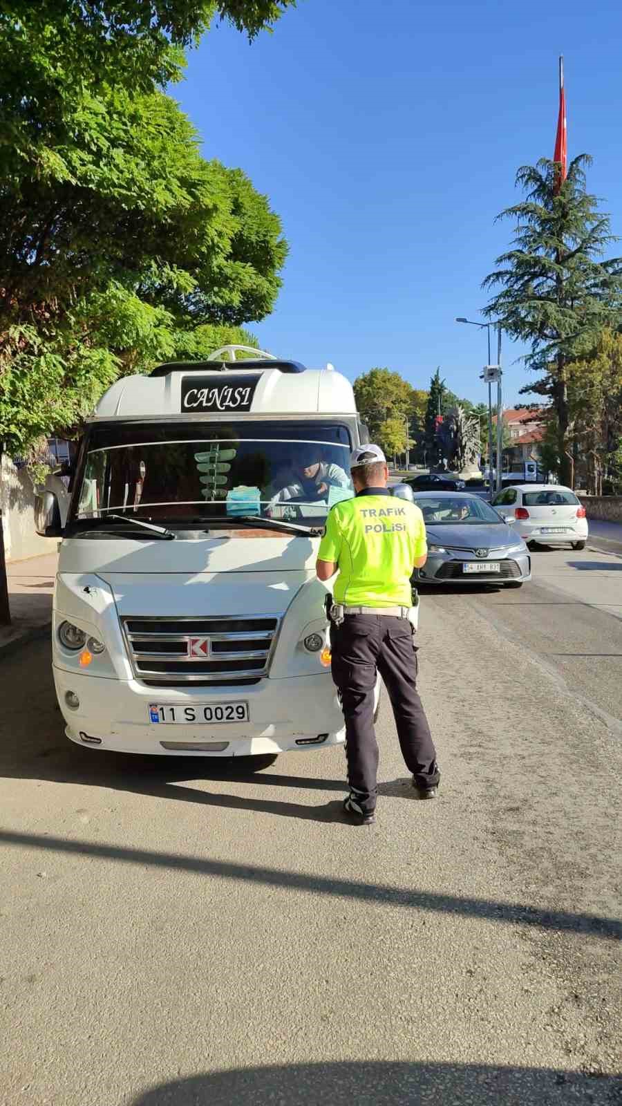 Bilecik'te okul servislerine denetim yapıldı.