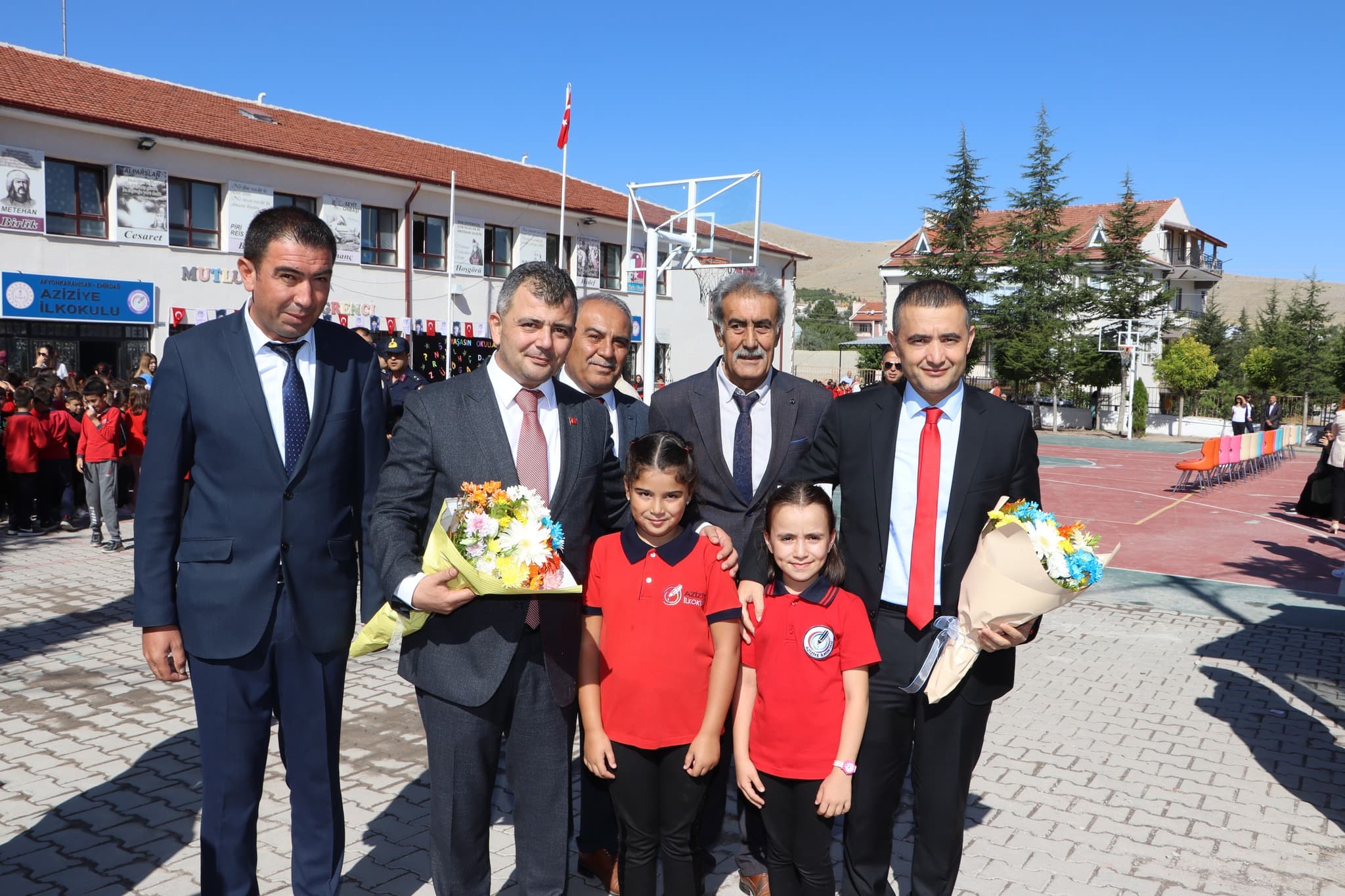 İlçe İlkokulu'nda Eğitim-Öğretim Yılı Kutlaması