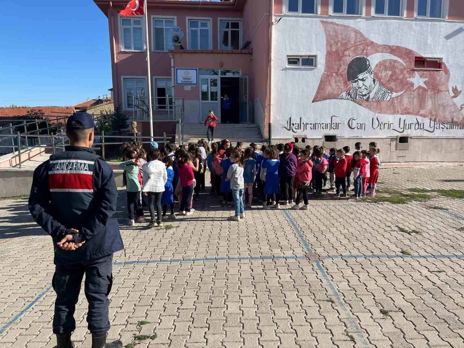 Şuhut'ta Okullar Açılınca Trafik Denetimleri Arttı