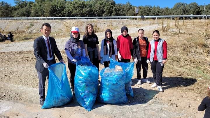 Afyonkarahisar Hocalar'da Dünya Temizlik Günü etkinliği yapıldı.