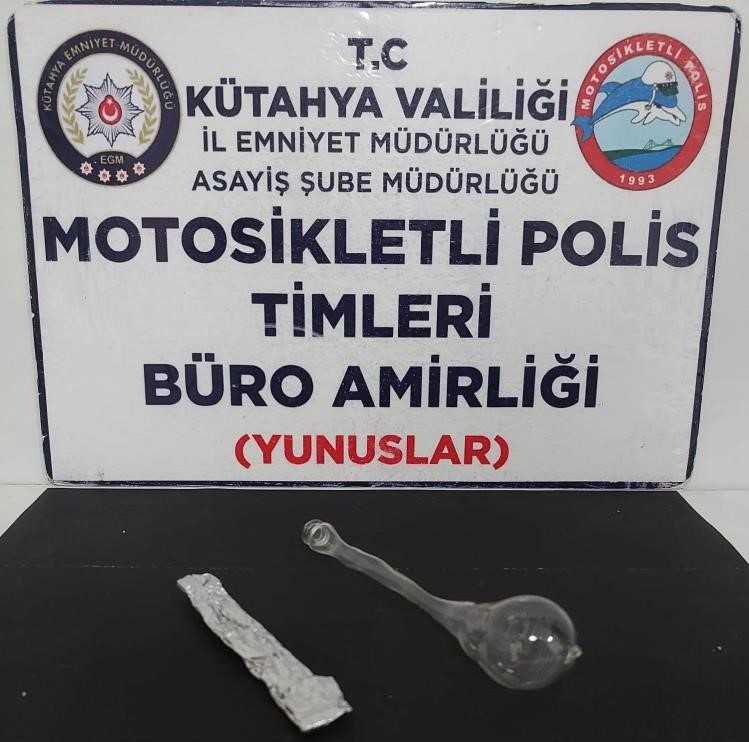 Kütahya'da Motosikletli Polis Timi Metamfetamin Ele Geçirdi