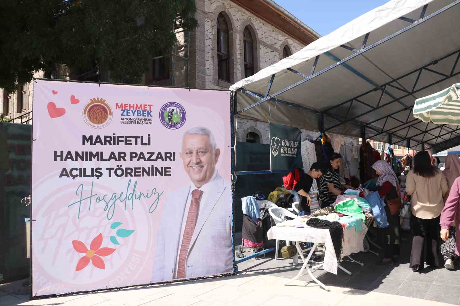 Afyonkarahisar'da Ev Hanımlarının Emekleriyle Açılan Pazar Yoğun İlgi Görüyor