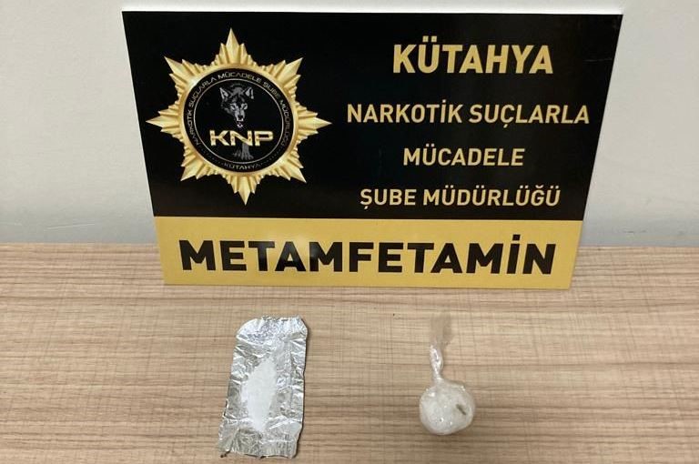 Kütahya'da Kaçan Araçta Metamfetamin Ele Geçirildi