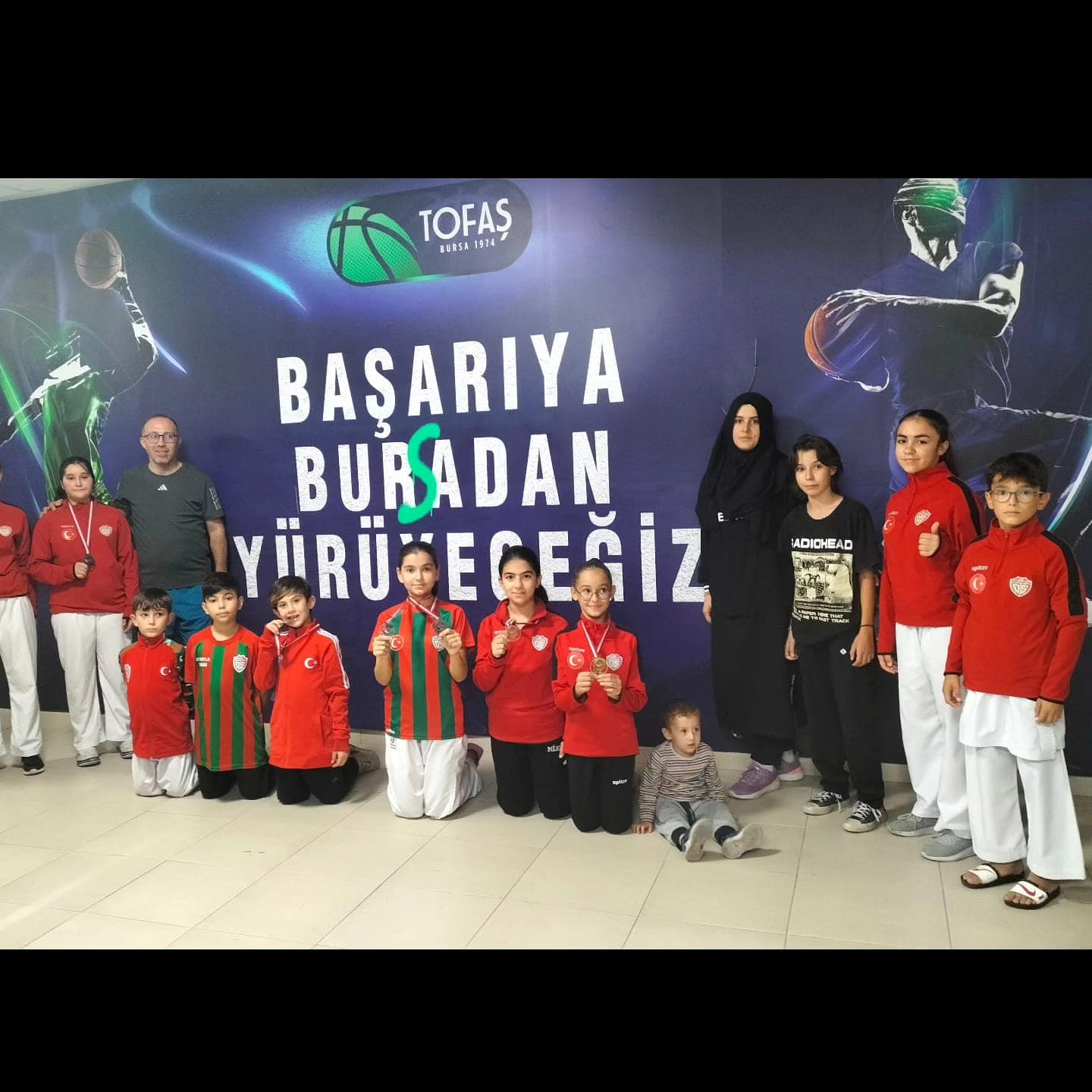 1308 Osmaneli Belediye Spor Karate Takımı Madalyalarla Döndü