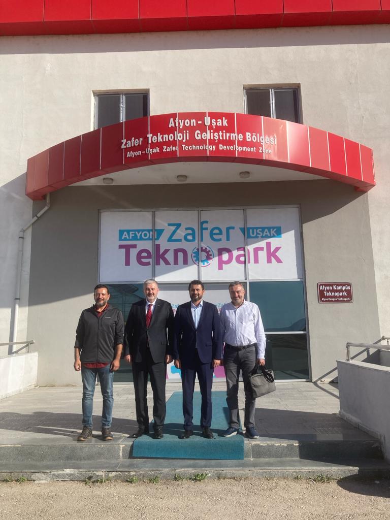 Afyon'da Zafer Teknoparkta üniversite-sanayi iş birliği toplantısı yapıldı.