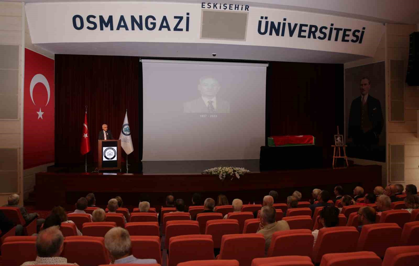 ESOGÜ, eski rektörü Prof. Dr. Erdoğan Fıratlı'yı uğurladı.