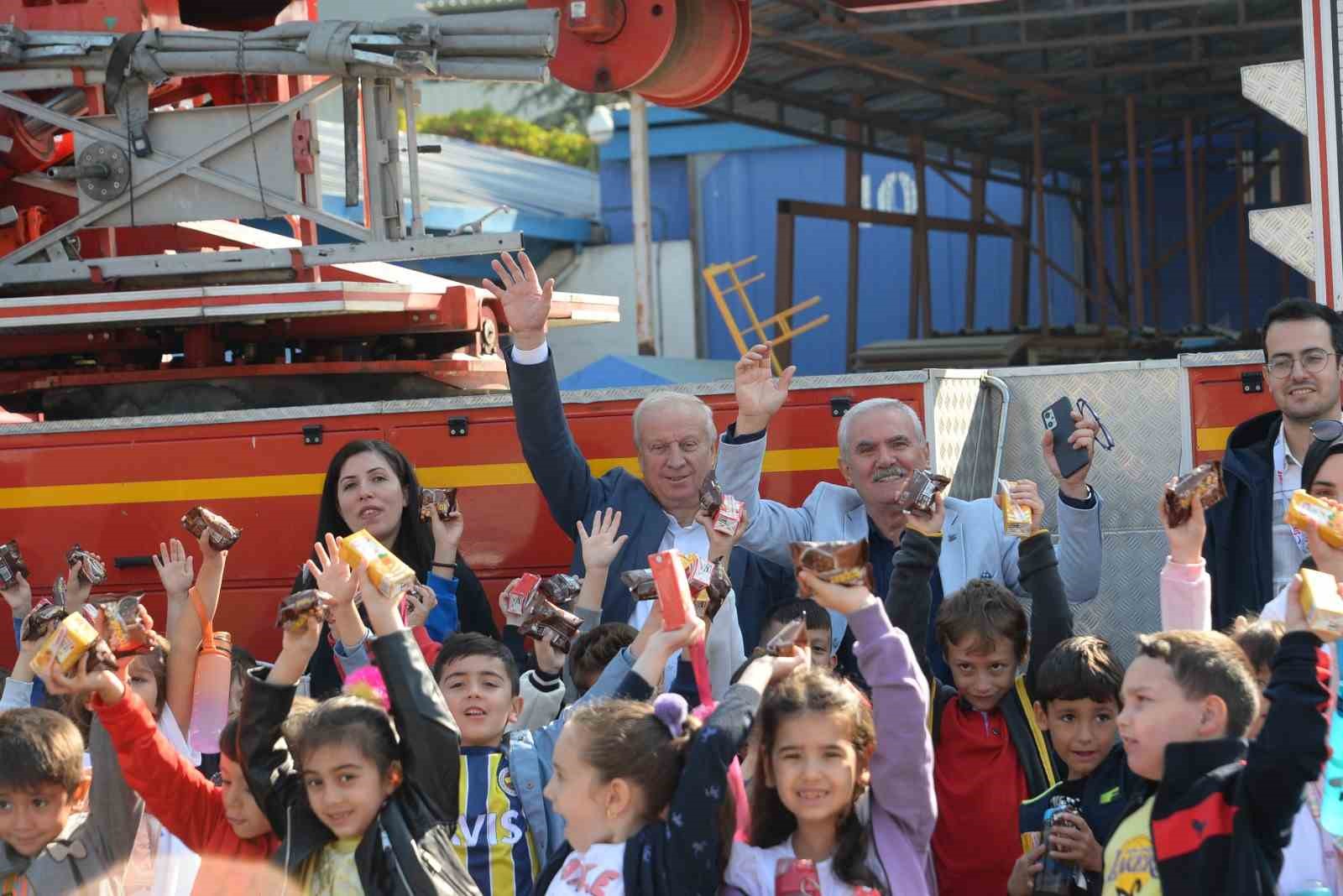 Ana sınıfı öğrencileri itfaiye müdürlüğünü ziyaret etti