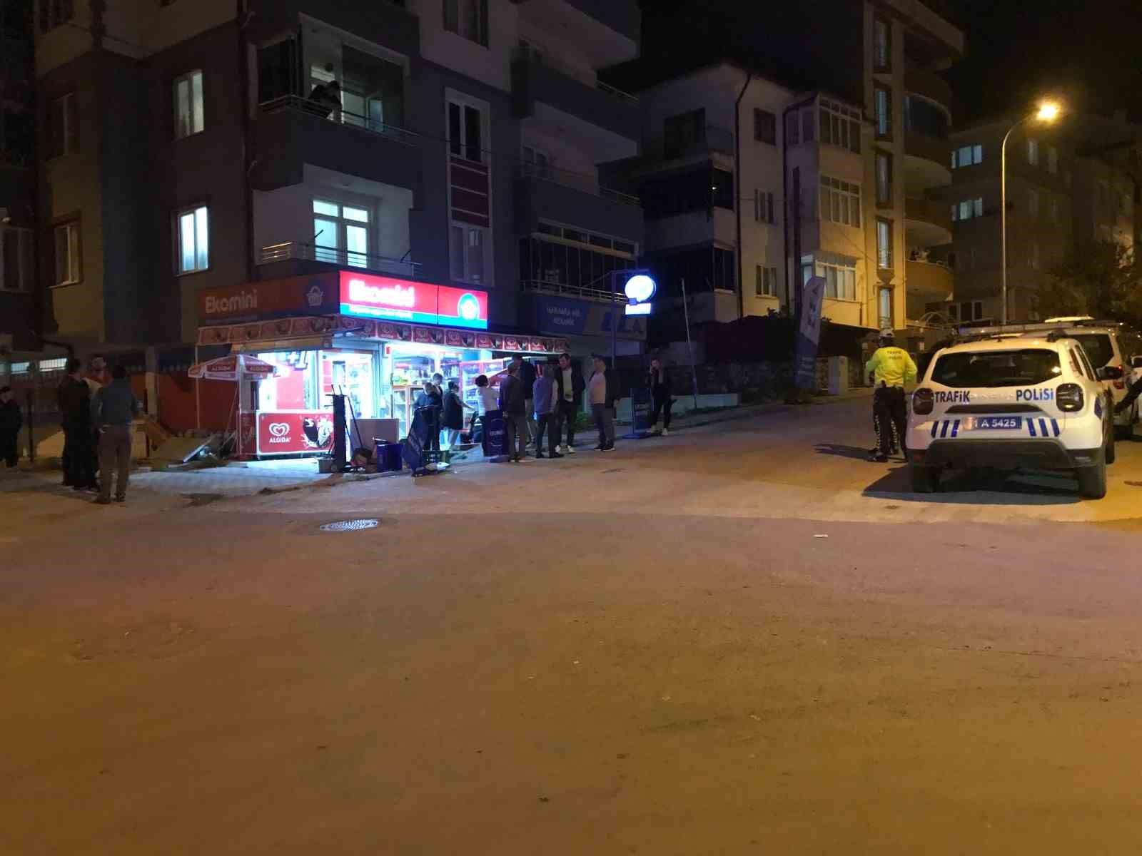 Bilecik'te bıçaklı kavgada 2 yaralı.