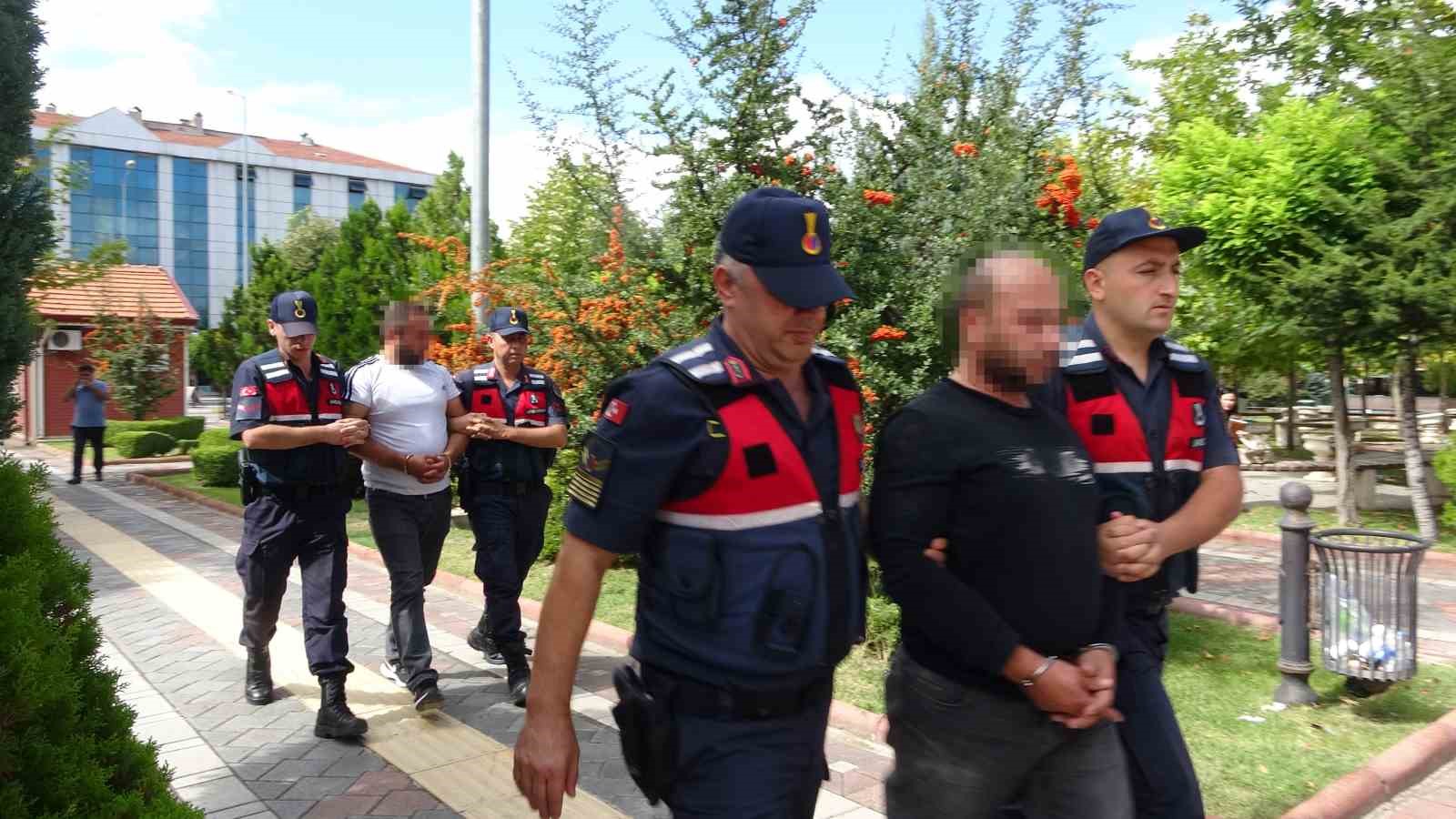 Isparta'da Tabanca ve Bıçakla Yaralama İddiası: 2 Tutuklama