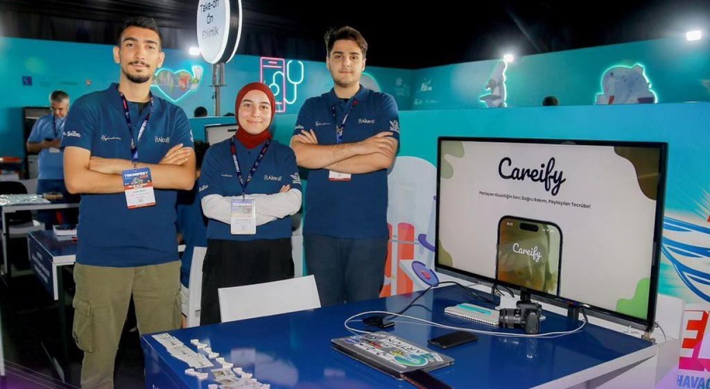 Kütahya DPÜ'ün CAREIFY takımı Teknofest'te 3. oldu