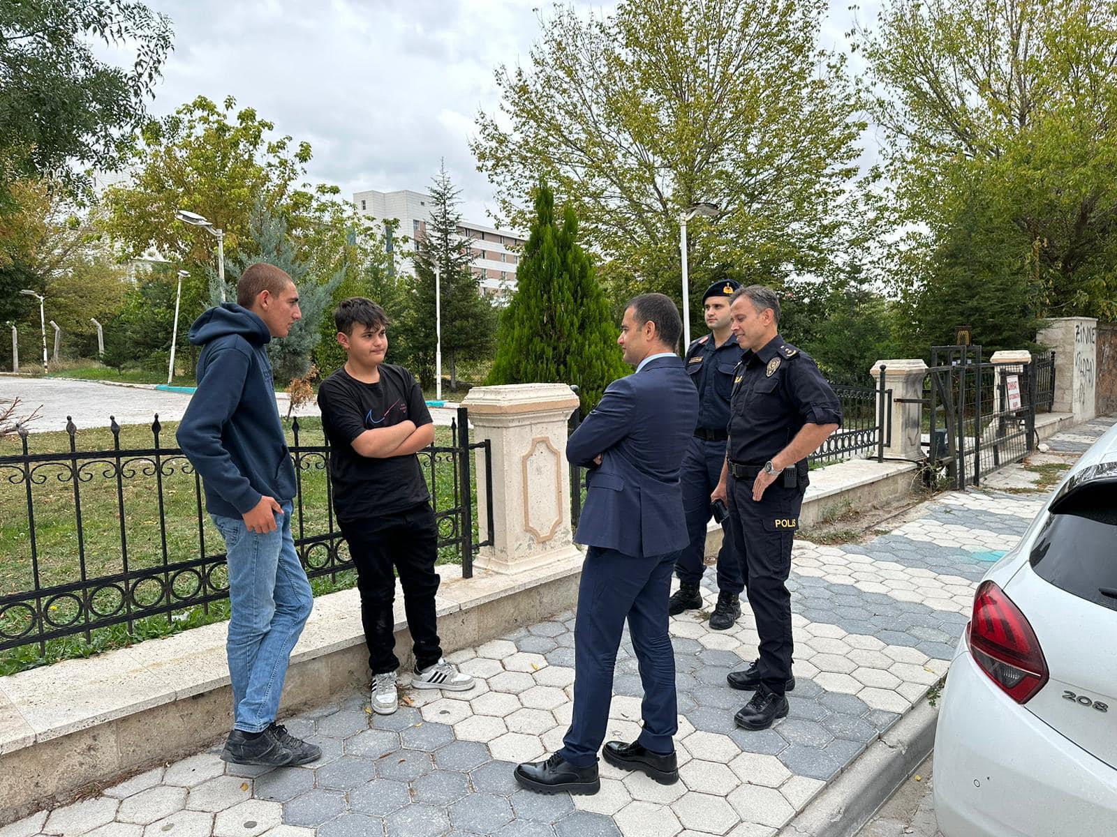 Kaymakam ve Emniyet Müdürü Okul Güvenliğinde Bir Araya Geldi