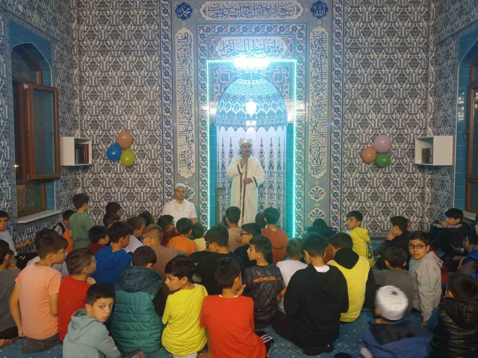 Kütahya'da Serdar Camii'nde Gençlik Buluşması Gerçekleşti