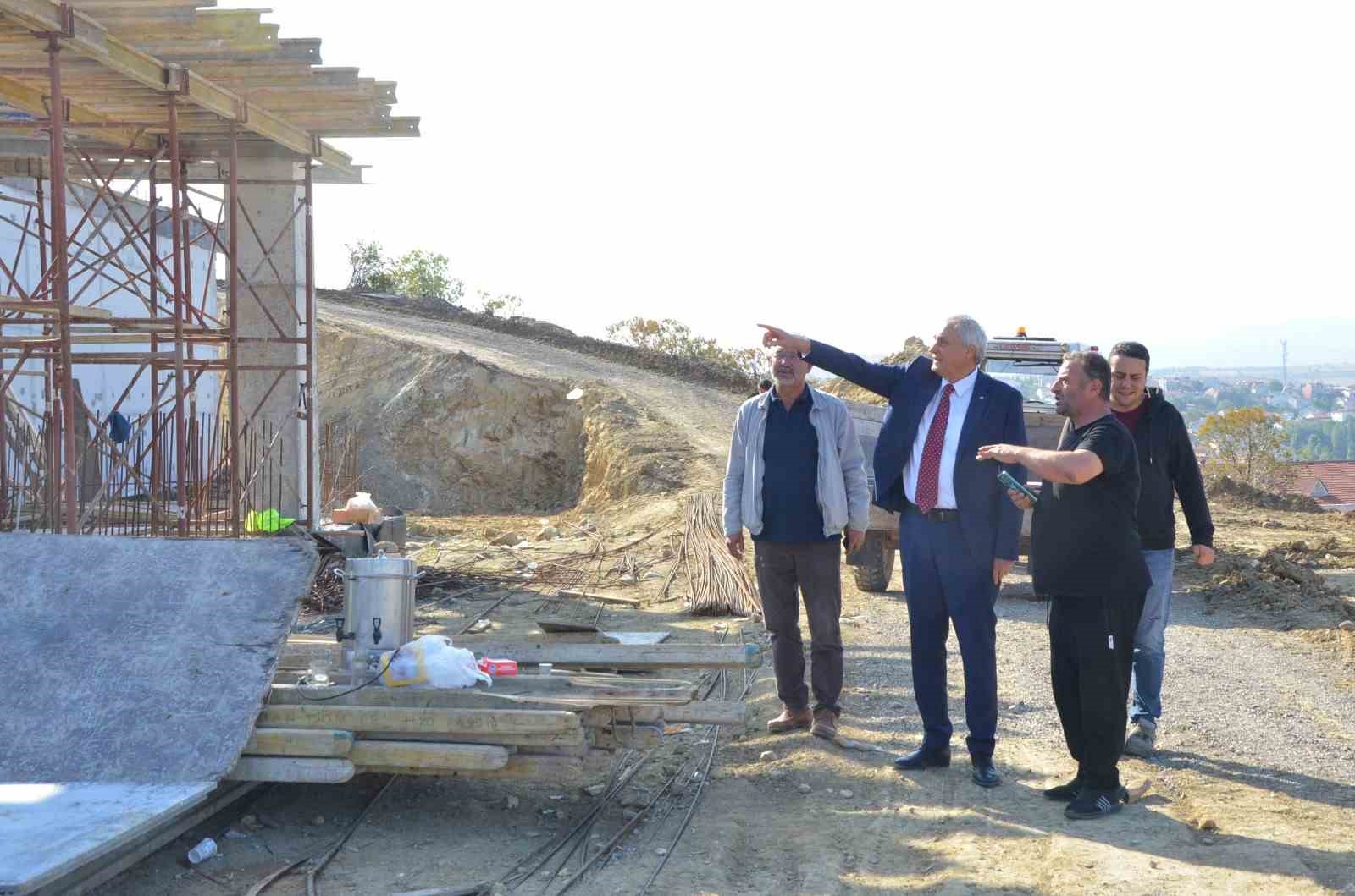 Bozüyük Belediyesi Başkanı, Kurtuluş Savaşı Anı Evi ve Yeni Seyir Terası Projesi'ni inceledi.